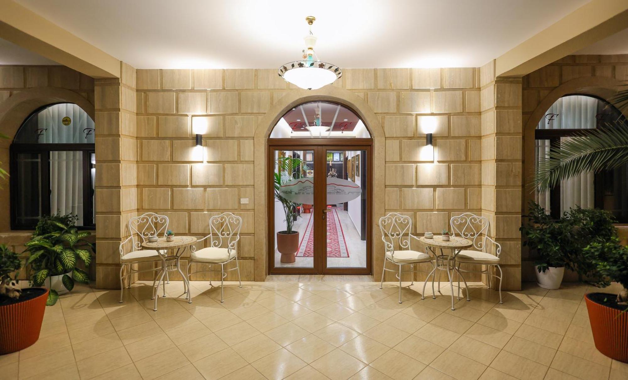 Hotel Mimani Berat Bagian luar foto