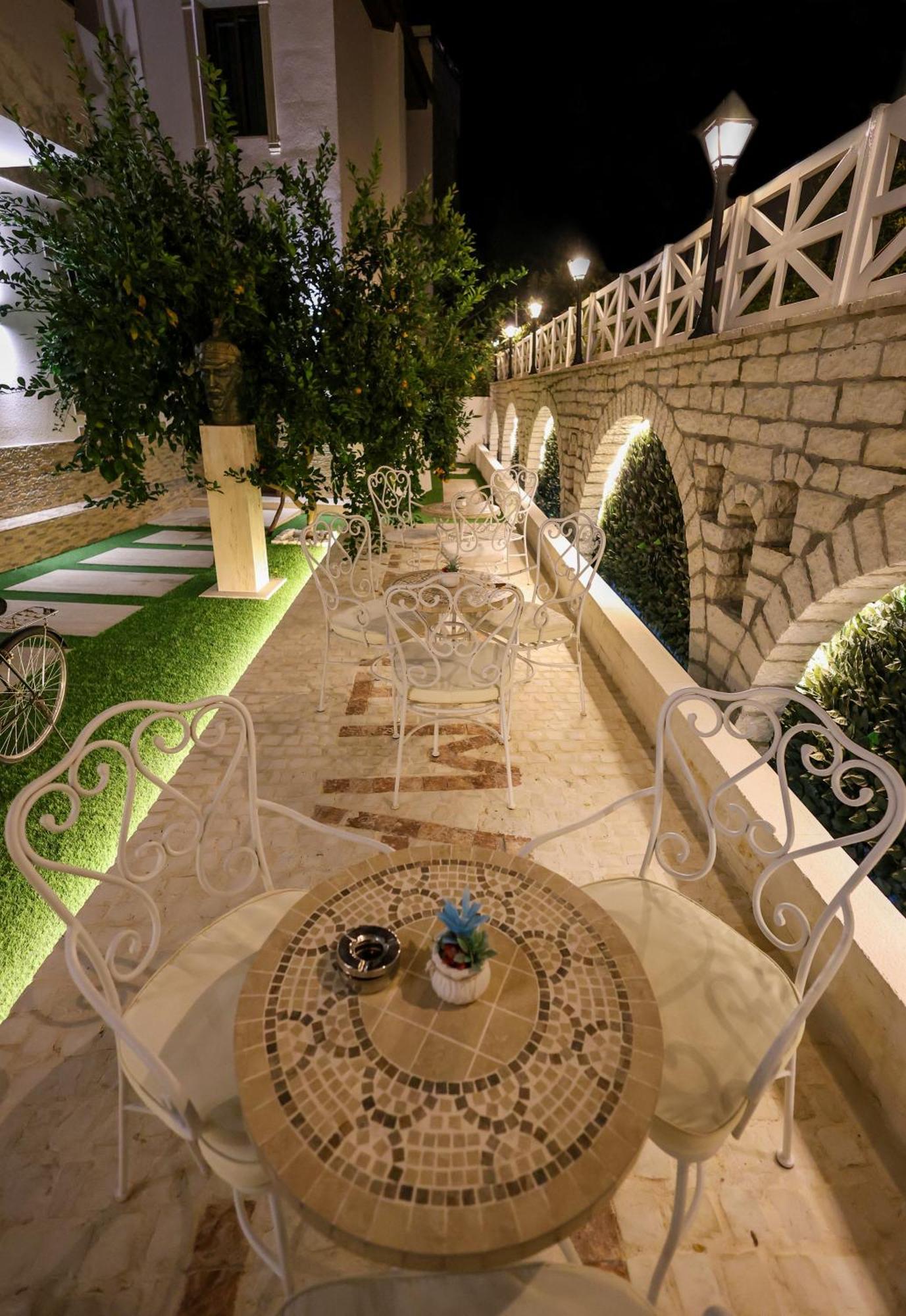 Hotel Mimani Berat Bagian luar foto